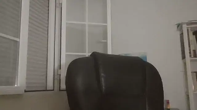 Snapshot of nataliacd chatting on 09/21/25, 06:53 nataliacd online show from 09/21/25, 06:53