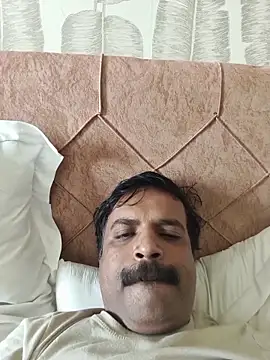 vardh033 online show from 11/21/25, 03:38