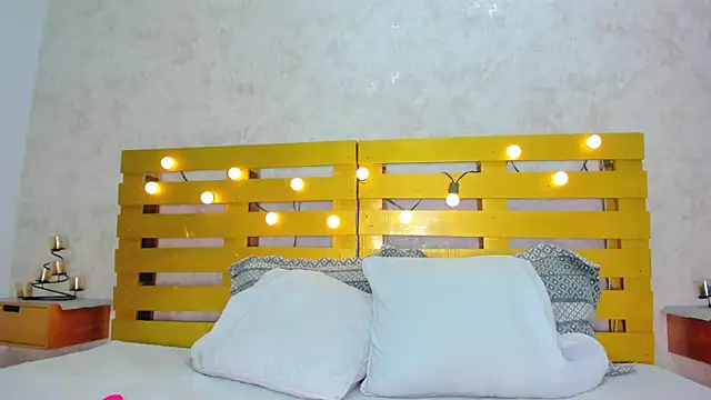 thalia888  online show from 11/26/25, 07:15