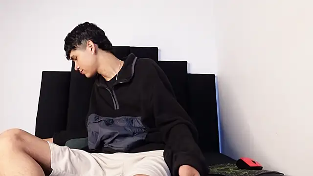 alexmark  online show from 10/10/25, 01:54