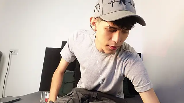 alexmark  online show from 11/28/25, 01:36