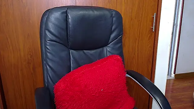 melikaronit2 online show from 12/05/25, 05:09