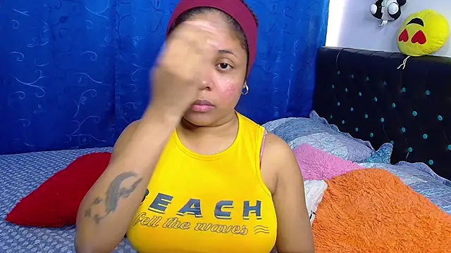 melikaronit2 online show from 12/15/25, 04:55