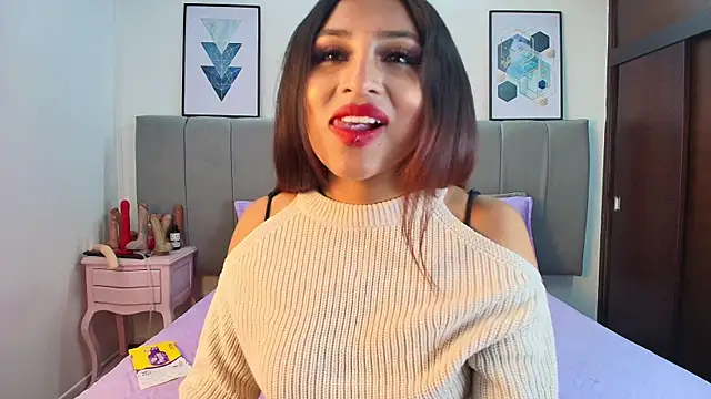 Naiaa Cruz online show from 09/15/25, 07:36