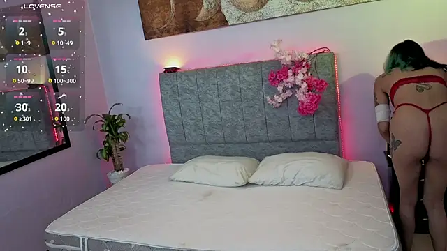 Snapshot of Lilith_morgan01 chatting on 10/14/25, 12:28 Lilith morgan01 online show from 10/14/25, 12:28