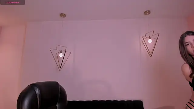 Snapshot of TiffannySins chatting on 10/28/25, 04:16 TiffannySins online show from 10/28/25, 04:16