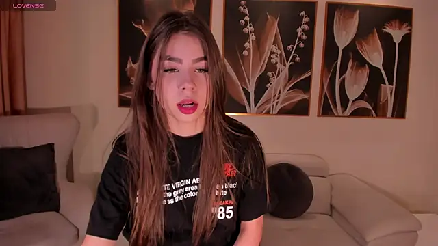 Snapshot of TiffannySins chatting on 11/09/25, 11:03 TiffannySins online show from 11/09/25, 11:03