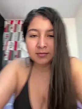 Snapshot of evelyn_1702 chatting on 10/14/25, 09:59 evelyn 1702 online show from 10/14/25, 09:59