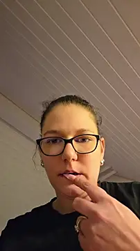Snapshot of Swiss_Lady chatting on 05/05/26, 06:38 Swiss Lady online show from 05/05/26, 06:38