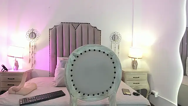 LanaFerrer online show from 11/29/25, 08:12