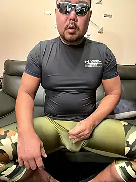 Snapshot of jack_jay0103 chatting on 10/10/25, 12:20 jack jay0103 online show from 10/10/25, 12:20