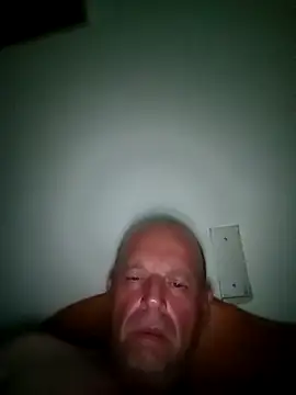 Snapshot of ulisestele chatting on 10/18/25, 04:52 ulisestele online show from 10/18/25, 04:52