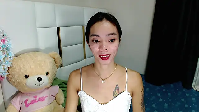 Snapshot of diamondnaked_ chatting on 09/20/25, 05:03 diamondnaked online show from 09/20/25, 05:03