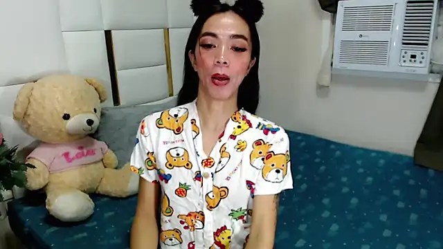 Snapshot of diamondnaked_ chatting on 10/13/25, 07:36 diamondnaked online show from 10/13/25, 07:36