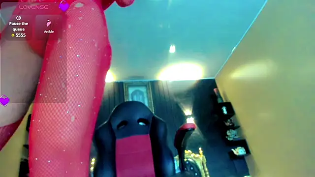 Natasha clifford online show from 11/10/25, 07:13