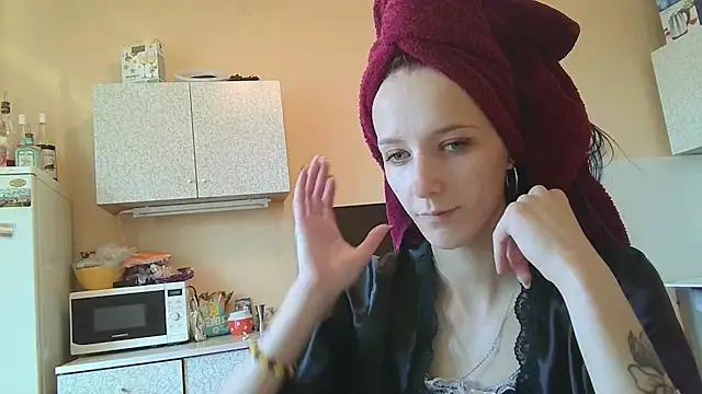 Snapshot of Lucy_Divine chatting on 09/12/25, 09:53 Lucy Divine online show from 09/12/25, 09:53