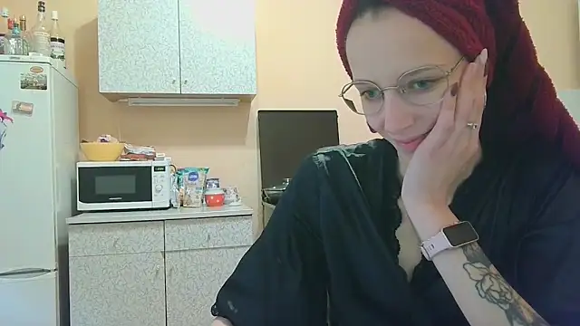 Snapshot of Lucy_Divine chatting on 09/16/25, 11:22 Lucy Divine online show from 09/16/25, 11:22