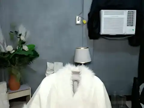 Snapshot of scarlet_enchantress chatting on 09/18/25, 05:04 scarlet enchantress online show from 09/18/25, 05:04