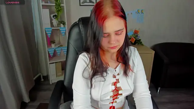 Alis Platt online show from 10/13/25, 02:33