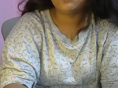 Queenxxx98 online show from 04/24/26, 07:05