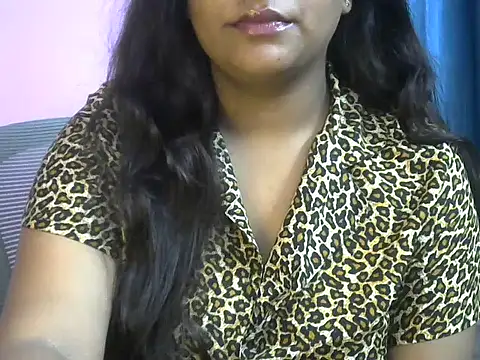 Queenxxx98 online show from 05/02/26, 06:46
