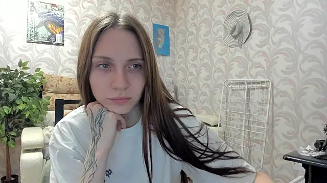 Kelly Gerzikaa online show from 10/25/25, 11:40