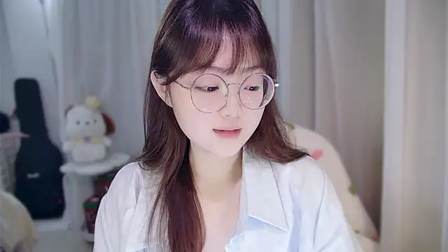 YUANYUAN-A online show from 03/18/26, 12:19