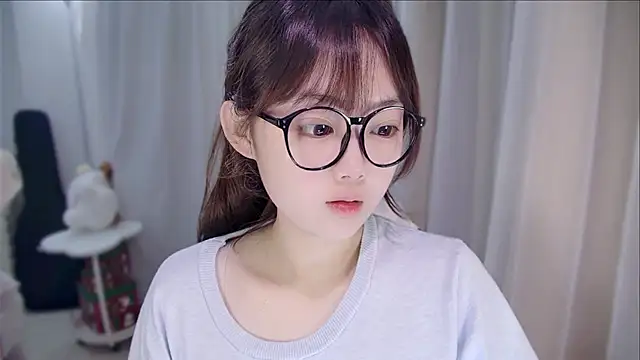 YUANYUAN-A online show from 04/17/26, 12:08
