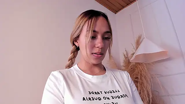 nikolevoshkie  online show from 03/20/26, 07:52