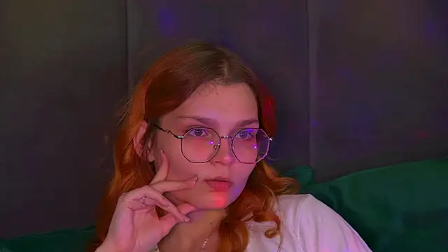 BellaMarebelle online show from 10/10/25, 04:28