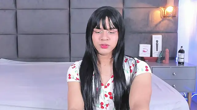 Slenna Moon online show from 09/15/25, 03:28