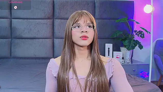 Slenna Moon online show from 04/17/26, 12:46