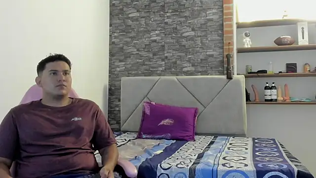 Snapshot of Sexxyy_Couple_ chatting on 01/09/26, 03:20 Sexxyy Couple online show from 01/09/26, 03:20