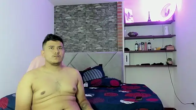 Snapshot of Sexxyy_Couple_ chatting on 02/24/26, 05:05 Sexxyy Couple online show from 02/24/26, 05:05