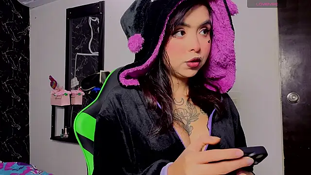 rin yamamoto online show from 10/17/25, 03:14