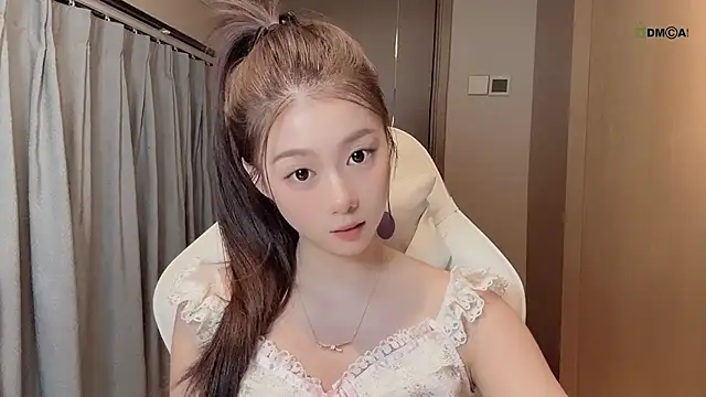 Snapshot of Makinghappymyself_ chatting on 11/29/25, 10:07 Makinghappymyself online show from 11/29/25, 10:07