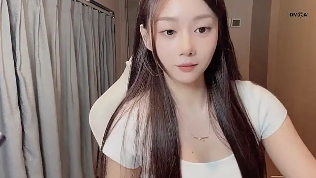 Snapshot of Makinghappymyself_ chatting on 12/01/25, 12:32 Makinghappymyself online show from 12/01/25, 12:32