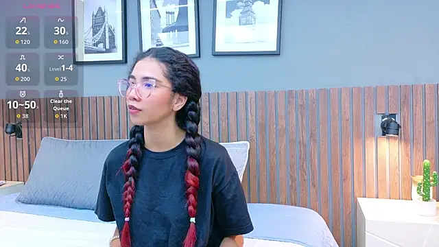 luna roja25 online show from 09/15/25, 01:33