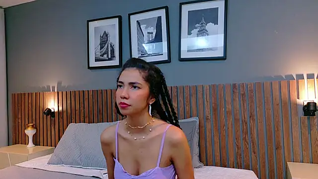 luna roja25 online show from 09/24/25, 01:25