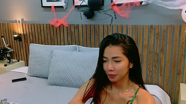 luna roja25 online show from 10/31/25, 01:01