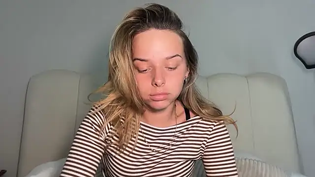 KayleeBella online show from 04/14/26, 07:20