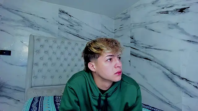 Ari and Storm online show from 10/05/25, 12:36