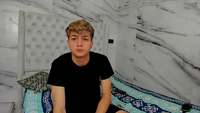 Ari and Storm online show from 10/12/25, 12:04