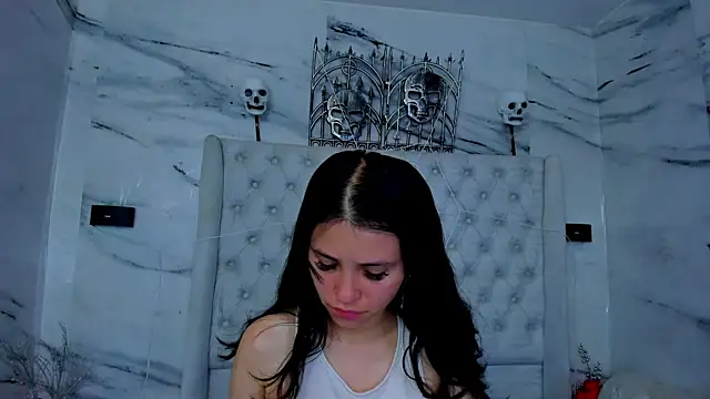 Ari and Storm online show from 11/02/25, 01:35