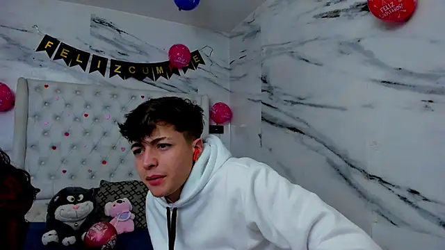 Ari and Storm online show from 03/19/26, 01:59