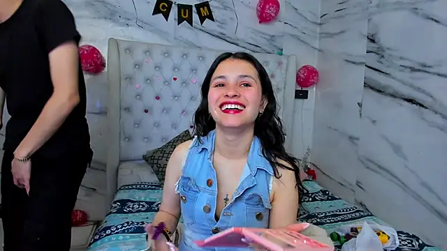 Ari and Storm online show from 04/16/26, 02:07