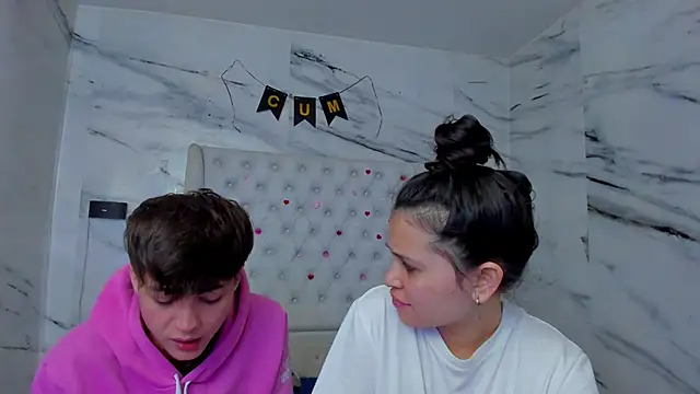 Ari and Storm online show from 05/05/26, 01:52