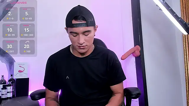 LiamDeep online show from 10/19/25, 06:19