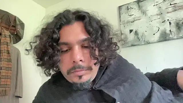 Snapshot of daddyvibes chatting on 09/15/25, 03:23 daddyvibes online show from 09/15/25, 03:23