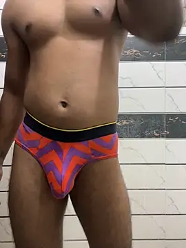 Snapshot of x7bong chatting on 10/10/25, 01:37 x7bong online show from 10/10/25, 01:37